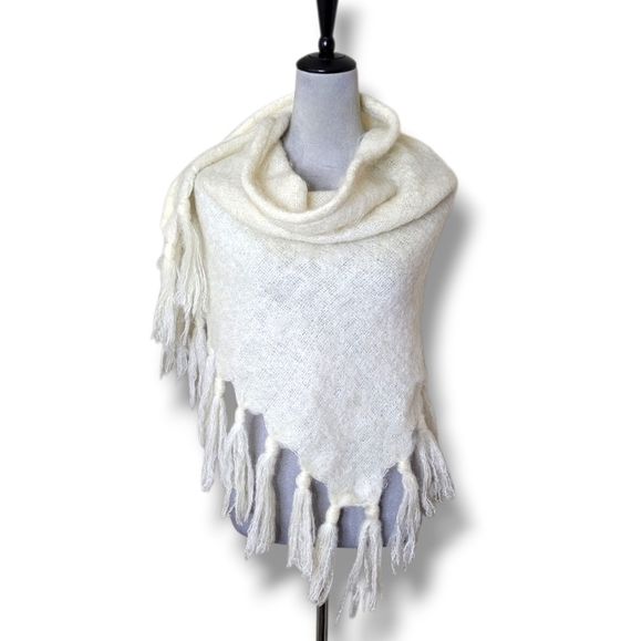 Vintage St.Albans Mohair Wrap Scarf Ivory Tassel Fringe Triangle Shawl Australia - Picture 1 of 6